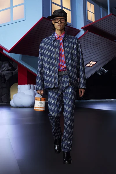 Look 70